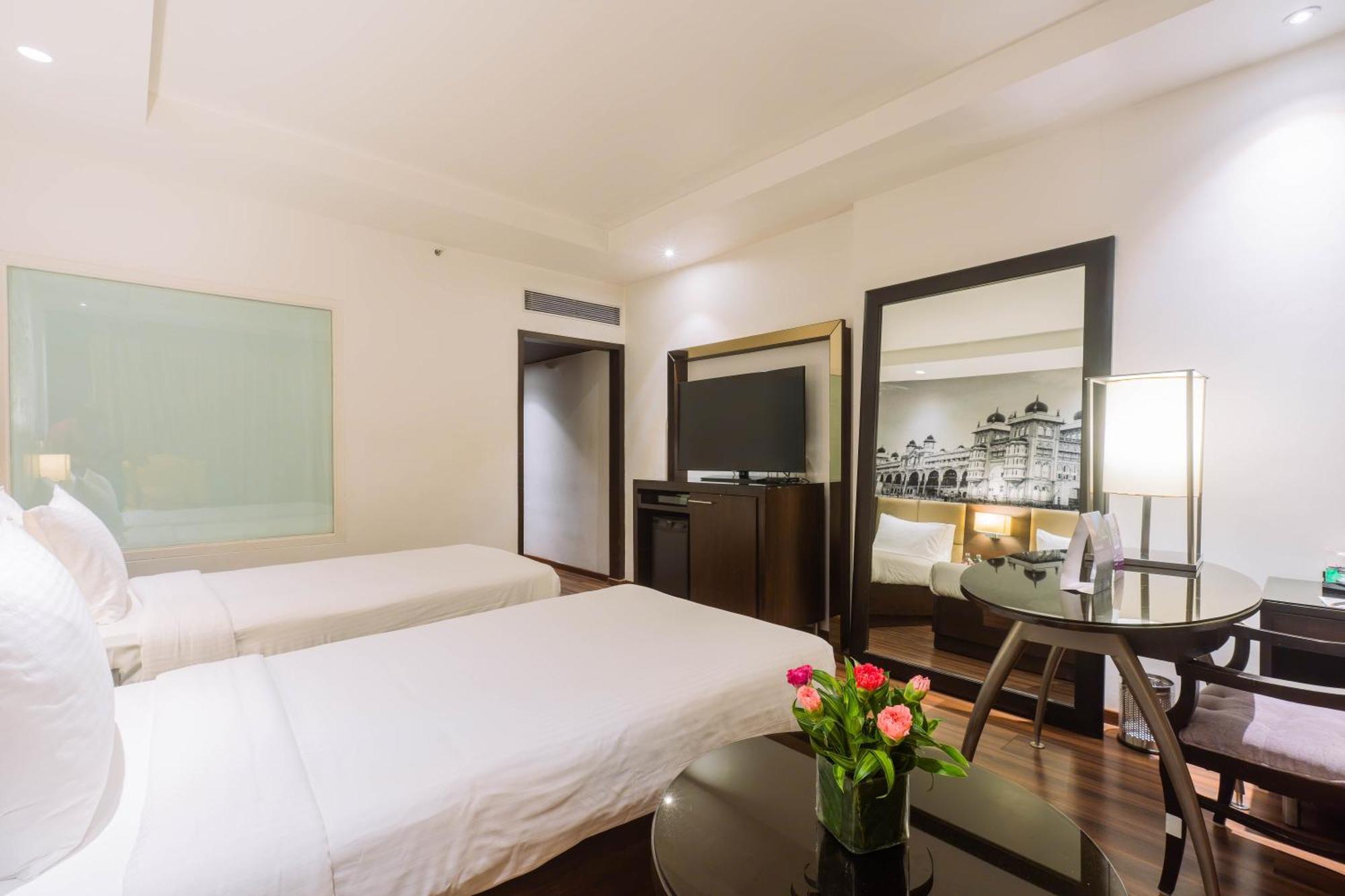 Hotel Royal Orchid Bangalore Exterior photo