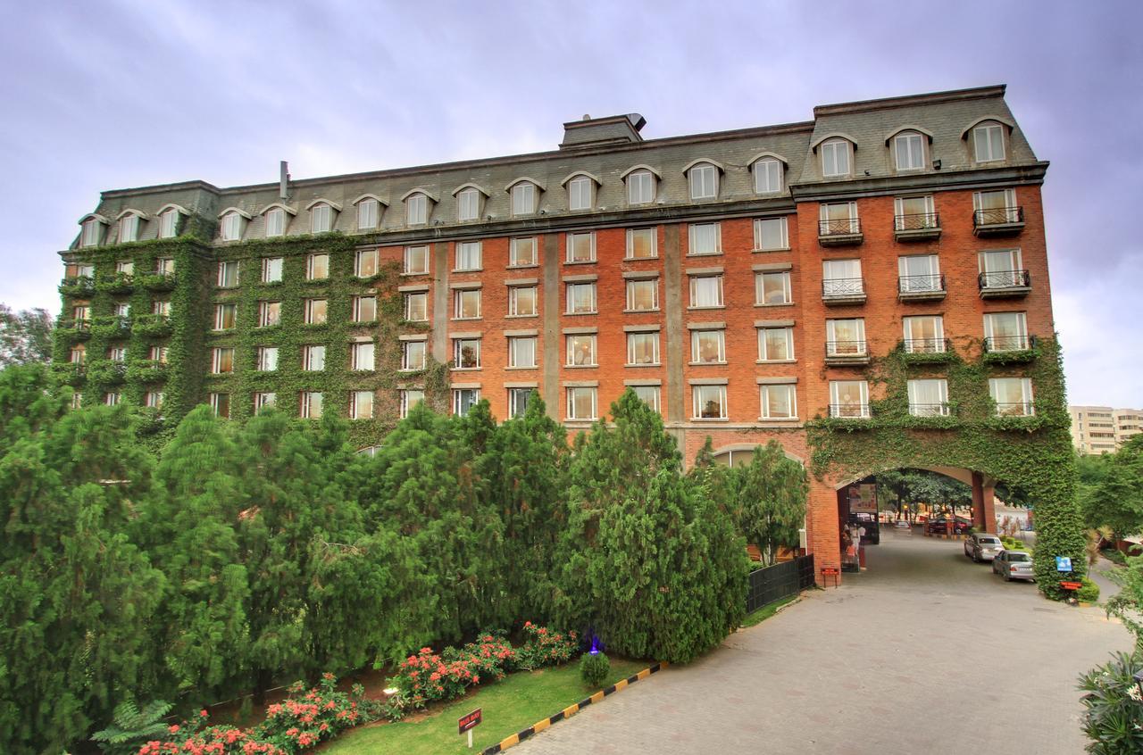 Hotel Royal Orchid Bangalore Exterior photo