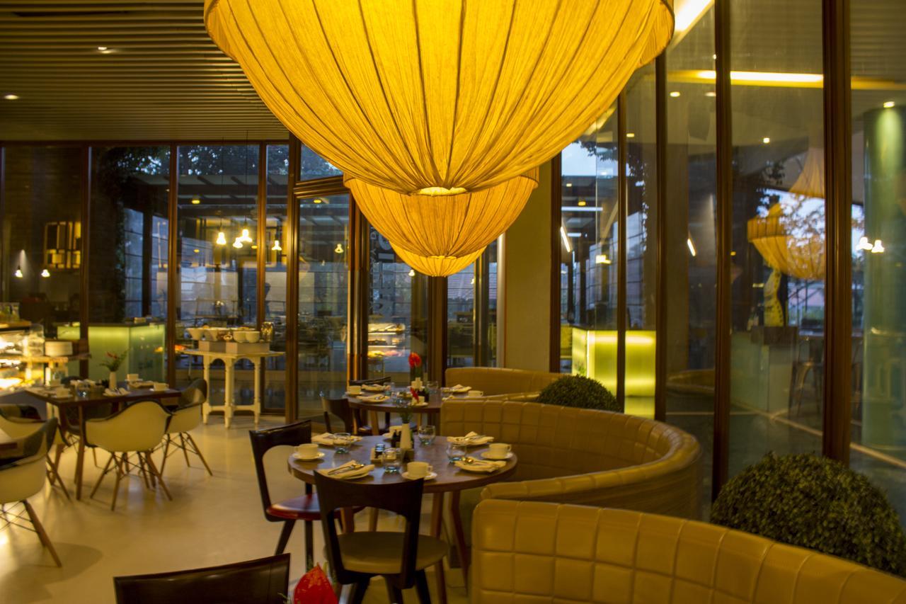 Hotel Royal Orchid Bangalore Exterior photo