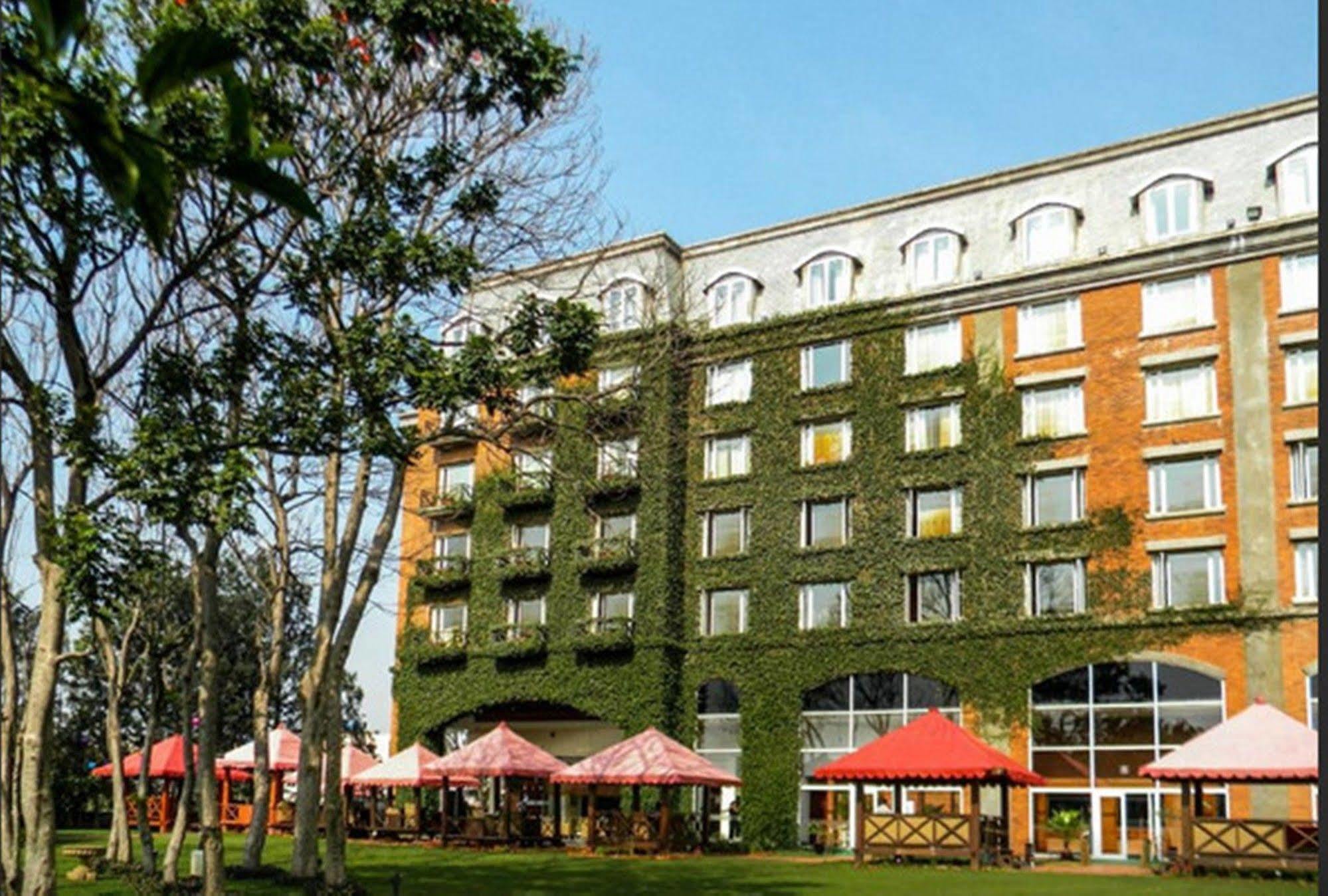 Hotel Royal Orchid Bangalore Exterior photo